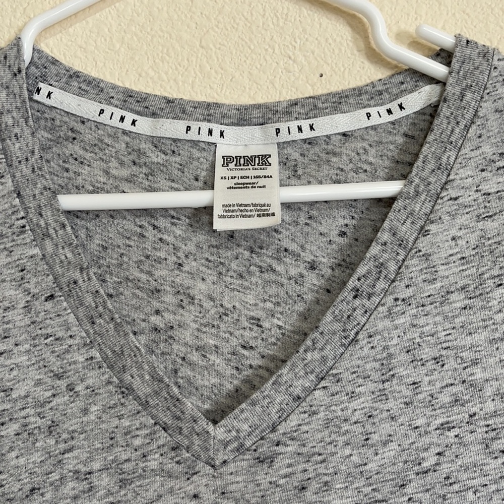 Pink V-neck tee - Picture 2 of 3